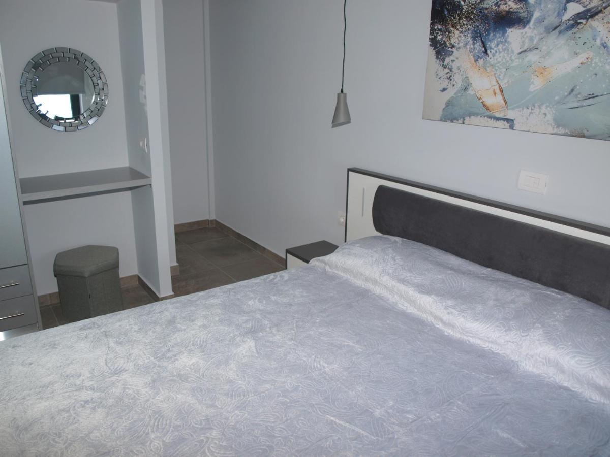 Attic Apartments Агия Анна Екстериор снимка