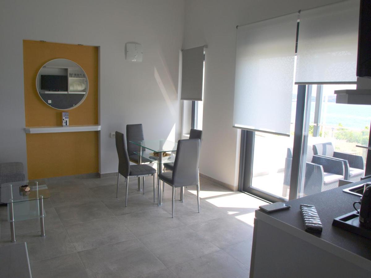 Attic Apartments Агия Анна Екстериор снимка