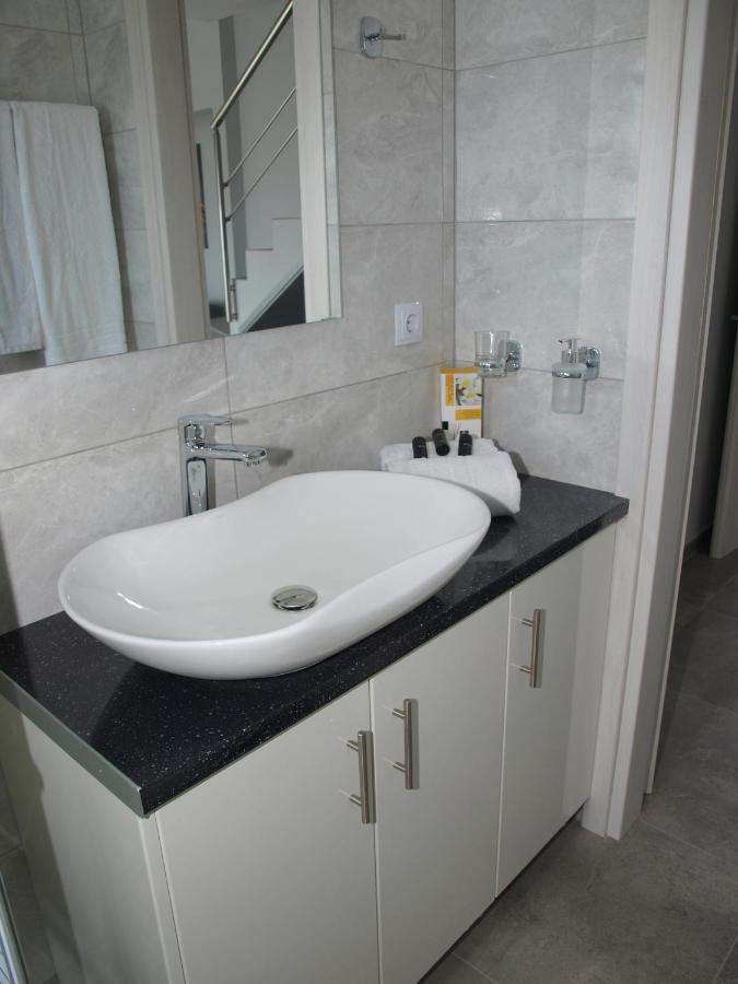 Attic Apartments Агия Анна Екстериор снимка
